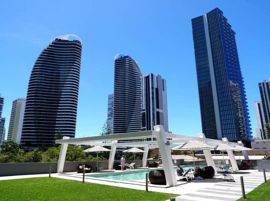 Broadbeach Stunner Modern And Central Guldkusten Exteriör bild