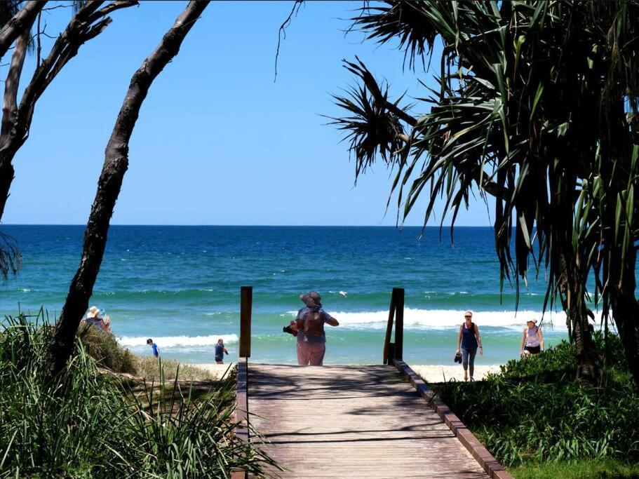 Broadbeach Stunner Modern And Central Guldkusten Exteriör bild