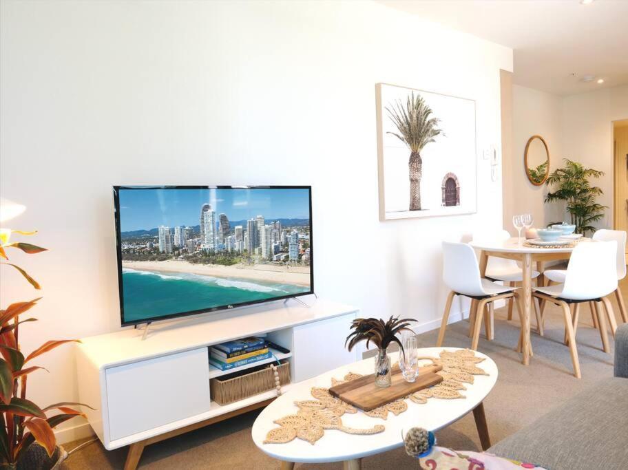 Broadbeach Stunner Modern And Central Guldkusten Exteriör bild