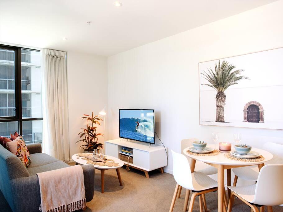 Broadbeach Stunner Modern And Central Guldkusten Exteriör bild