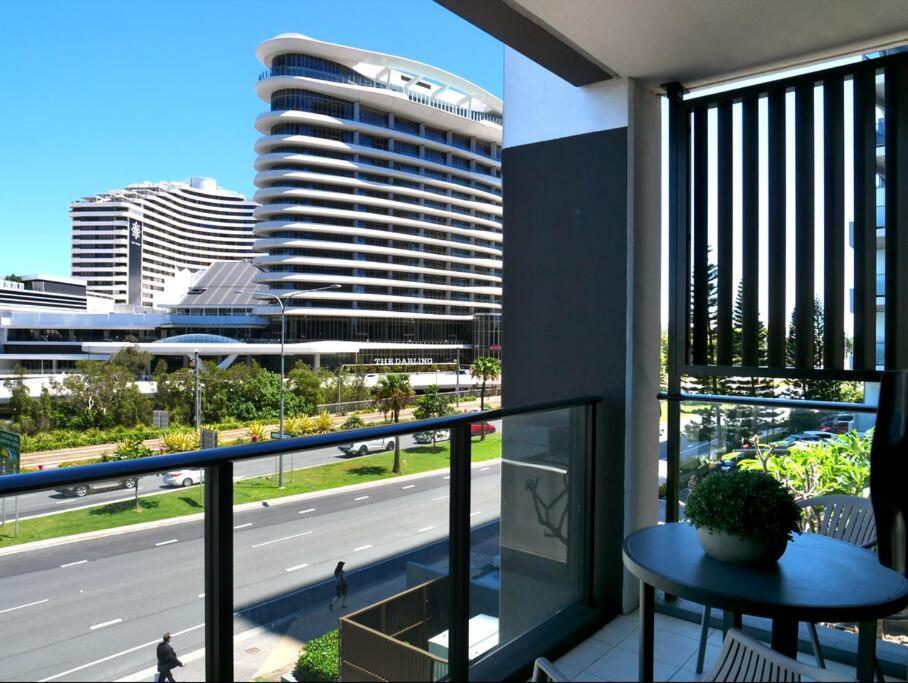 Broadbeach Stunner Modern And Central Guldkusten Exteriör bild