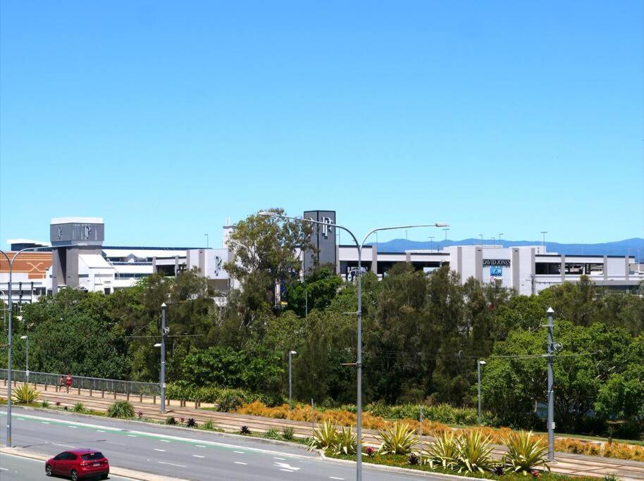 Broadbeach Stunner Modern And Central Guldkusten Exteriör bild